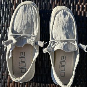 Women’s size 8, light gray slip on. Worn a few times.